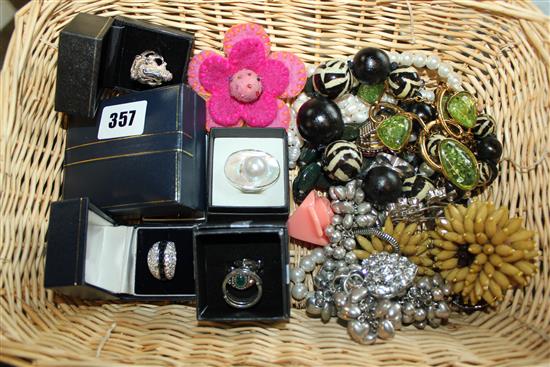 Collection of costume jewellery inc silver rings etc